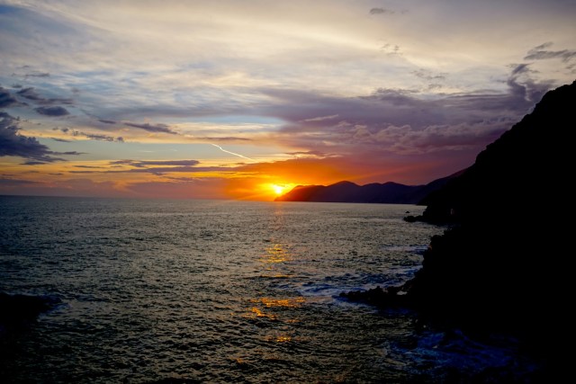 what to do in cinque terre riomaggiore sunsets what to do in cinque terre riomaggiore sunsets