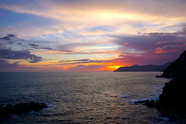 what to do in cinque terre riomaggiore sunsets what to do in cinque terre riomaggiore sunsets